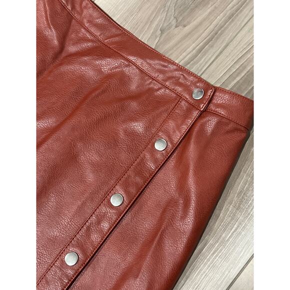 Vegan Leather Urban Outfitters Terra Cotta Snap Mini Skirt, Size L, KB89 - Picture 2 of 3